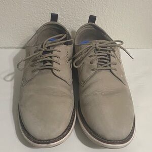 Clarks Men's Beige Leather Oxfords